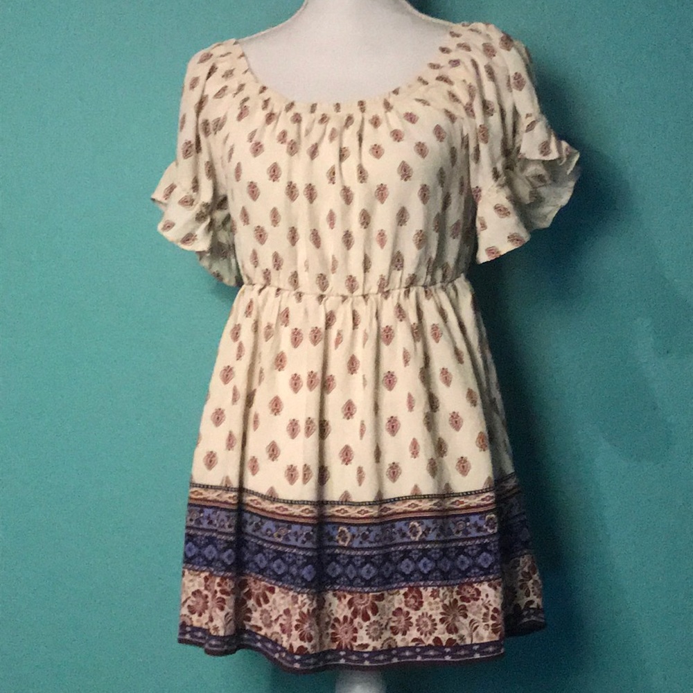 Forever 21 Boho Flowing Top with Ruffled Sleeves